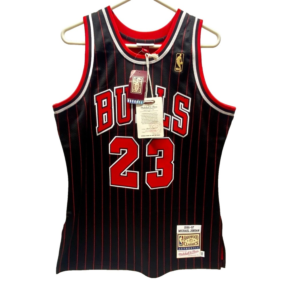 Michael Jordan Chicago Bulls 23 NBA Jersey Medium 1996/97 Authentic M & N‎ NWT